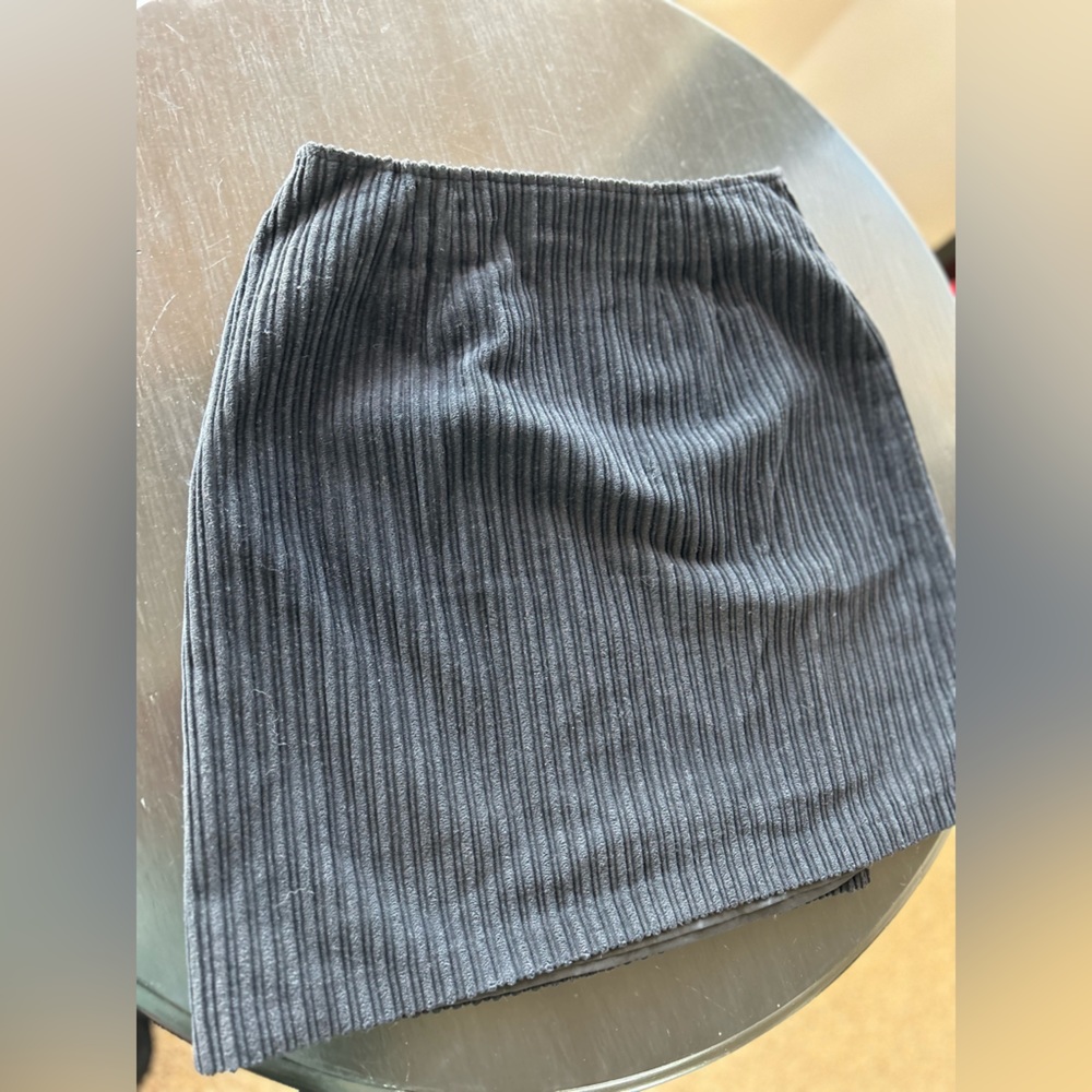 Vintage black wrap-around corduroy skirt - Picture 7 of 11